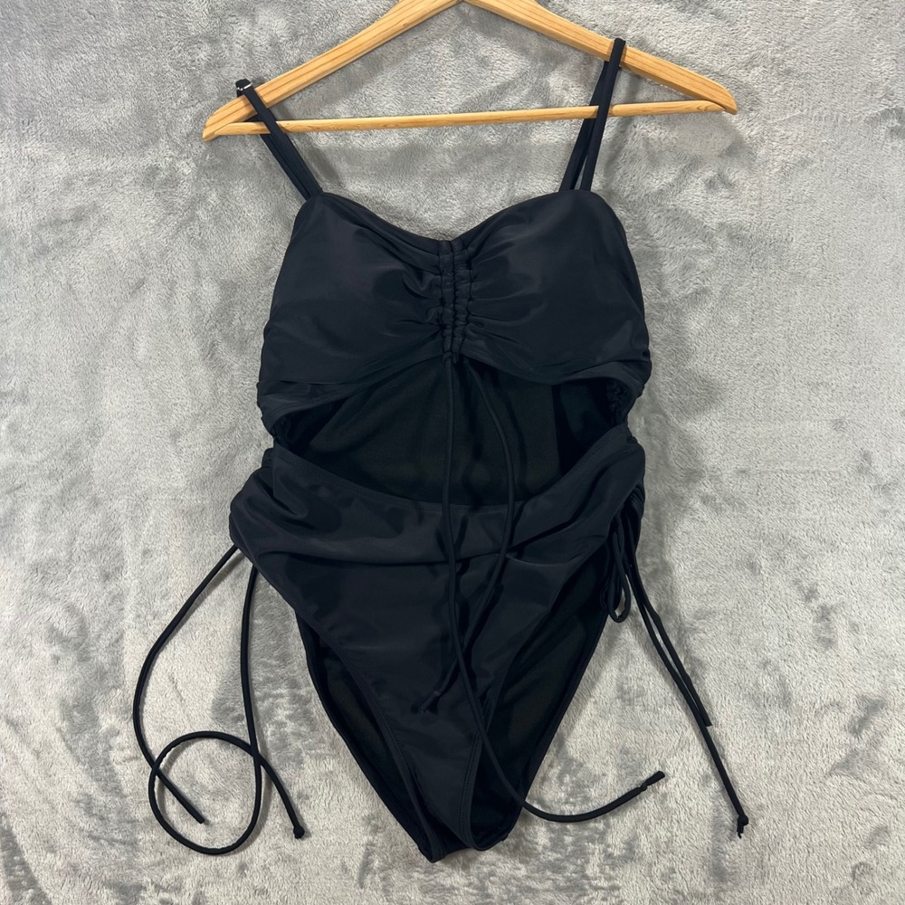 Womens One‎ Piece Swimsuit L Black Cutout Ruched Monokini Beach Pool Vacation